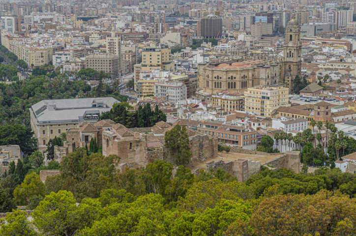 Málaga 144 - Santa Iglesia Catedral Basílica de la Encarnación y Alcazaba.jpg
